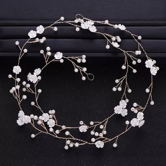 Delicate White Flower and Pearl Vine Headdress - Picture 11 of 15